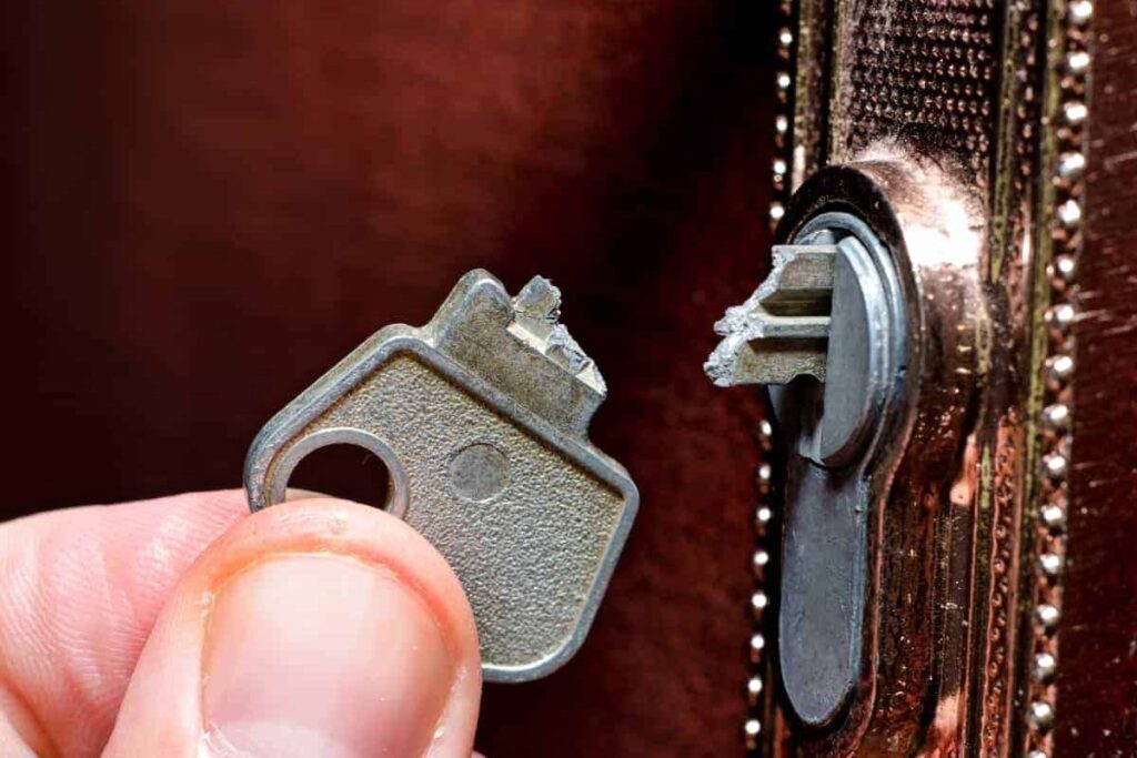 Extracción de llaves quebradas